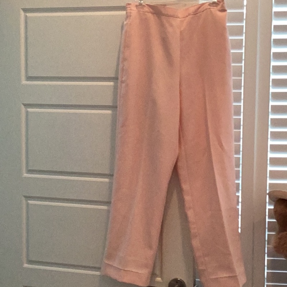 Light pink pants, excellent condition